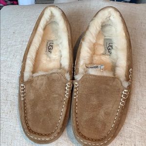 Women’s Ugg Ansley Slippers size 7 unworn chestnut